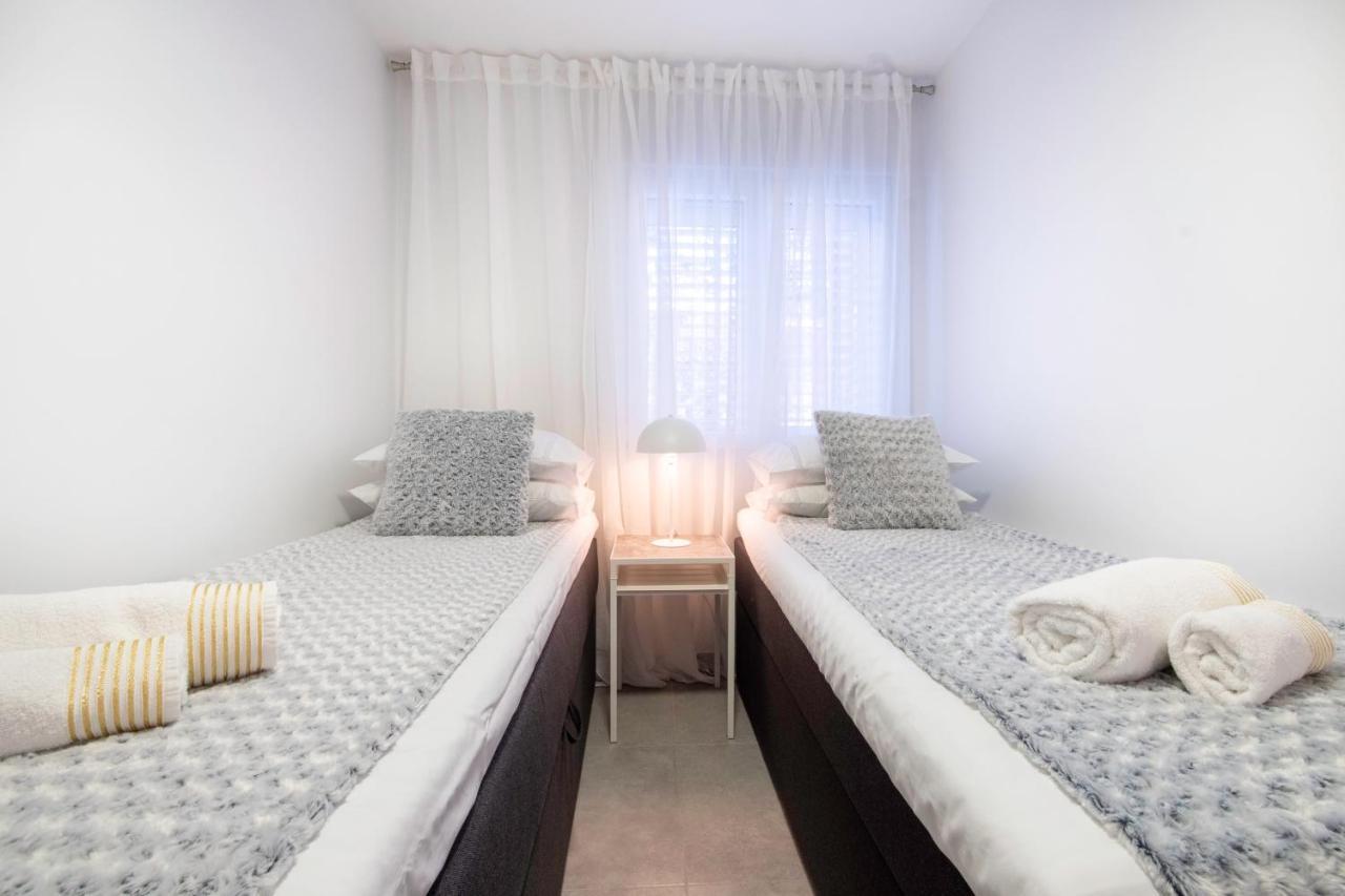 The Grande - Huge Terrace - Amazing Sea Views - Tastefully Furnished - Access To Rooftop Terrace And Gym - Hillside Apartments Rogoznica Rogoznica  Kültér fotó