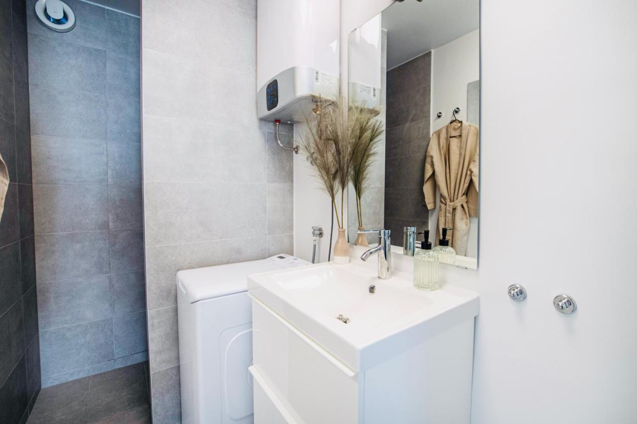 The Grande - Huge Terrace - Amazing Sea Views - Tastefully Furnished - Access To Rooftop Terrace And Gym - Hillside Apartments Rogoznica Rogoznica  Kültér fotó