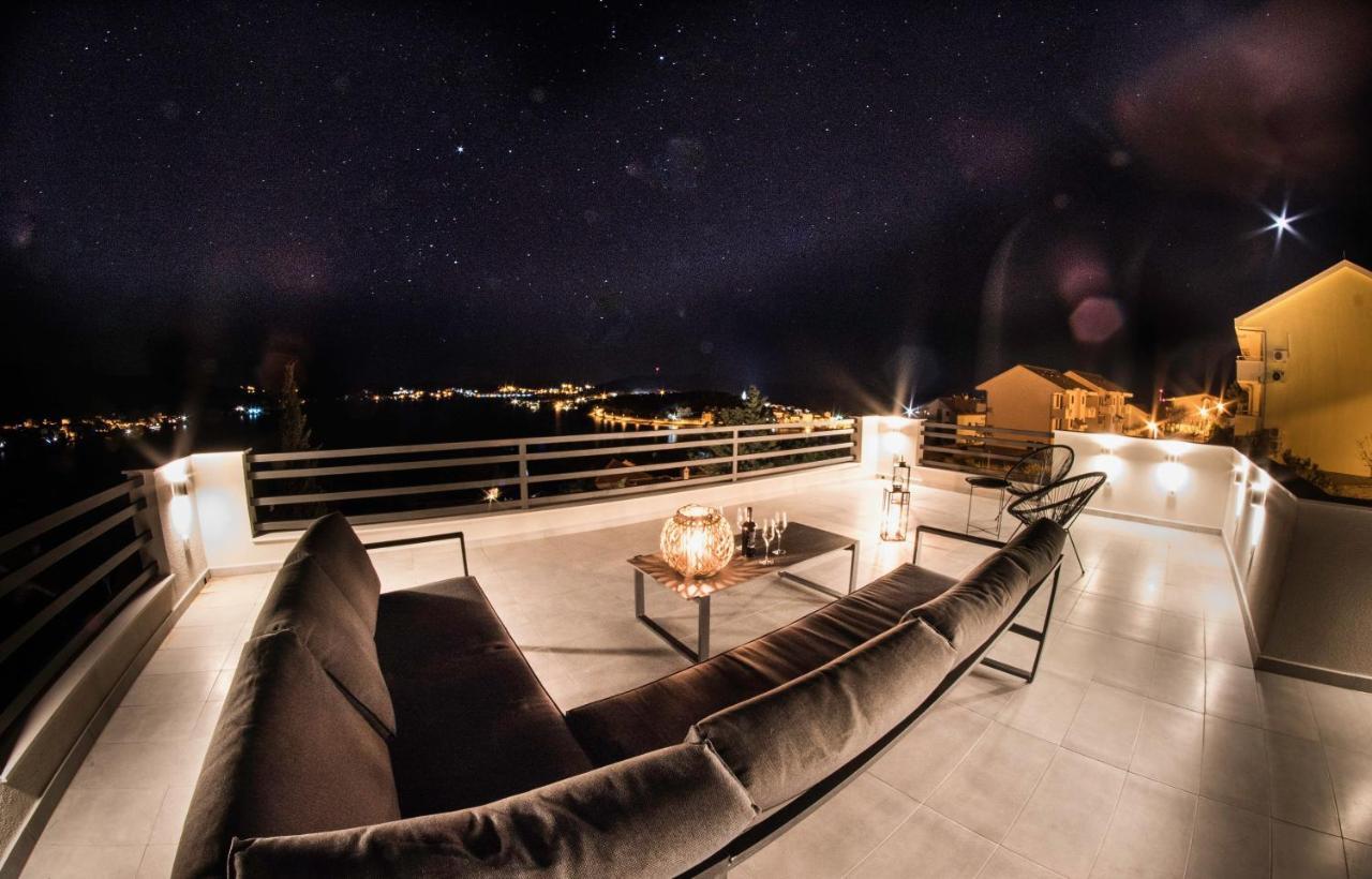 The Grande - Huge Terrace - Amazing Sea Views - Tastefully Furnished - Access To Rooftop Terrace And Gym - Hillside Apartments Rogoznica Rogoznica  Kültér fotó