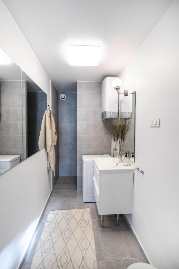 The Grande - Huge Terrace - Amazing Sea Views - Tastefully Furnished - Access To Rooftop Terrace And Gym - Hillside Apartments Rogoznica Rogoznica  Kültér fotó