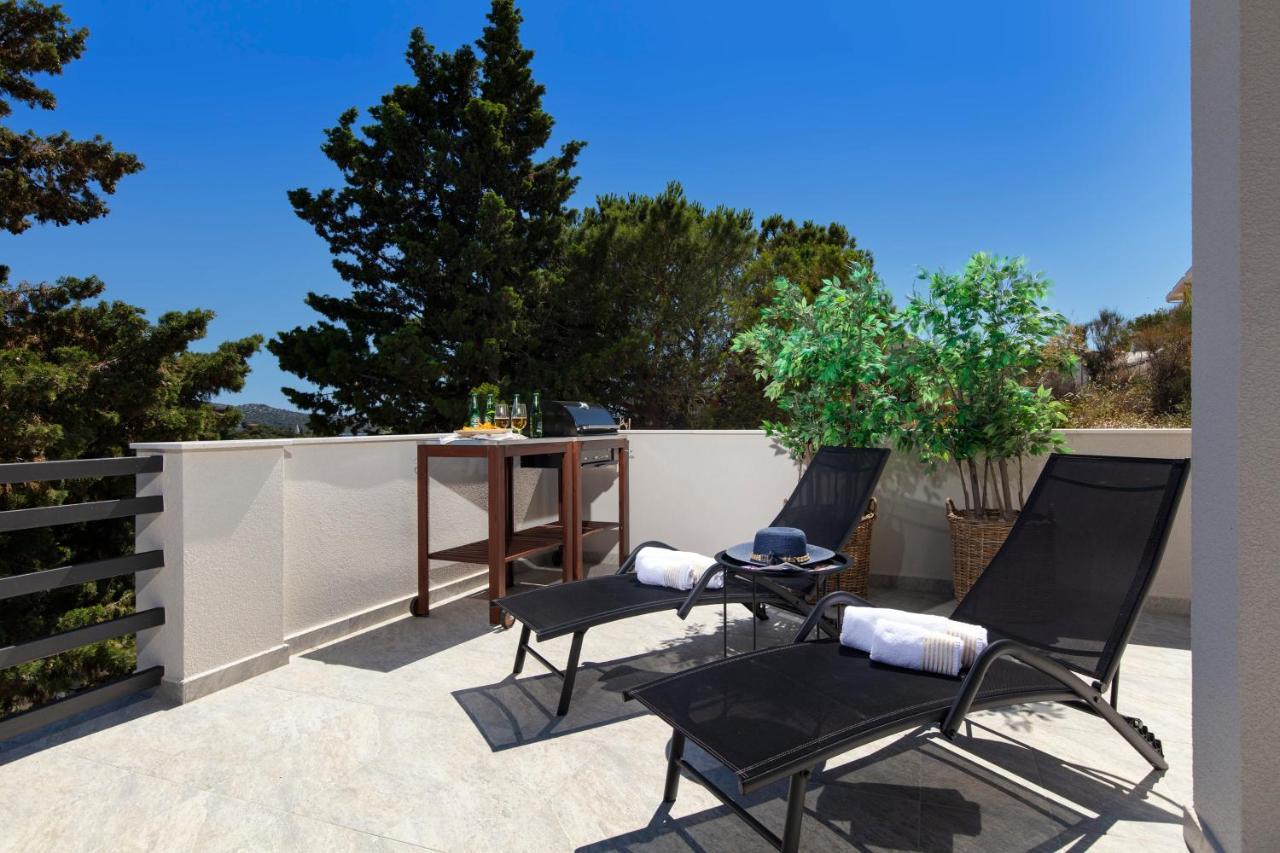 The Grande - Huge Terrace - Amazing Sea Views - Tastefully Furnished - Access To Rooftop Terrace And Gym - Hillside Apartments Rogoznica Rogoznica  Kültér fotó