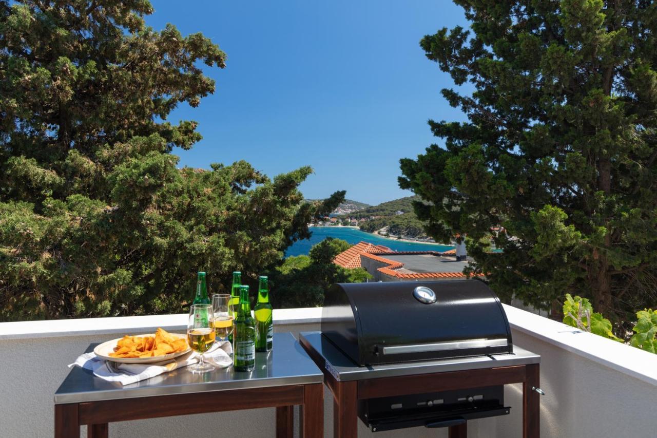 The Grande - Huge Terrace - Amazing Sea Views - Tastefully Furnished - Access To Rooftop Terrace And Gym - Hillside Apartments Rogoznica Rogoznica  Kültér fotó
