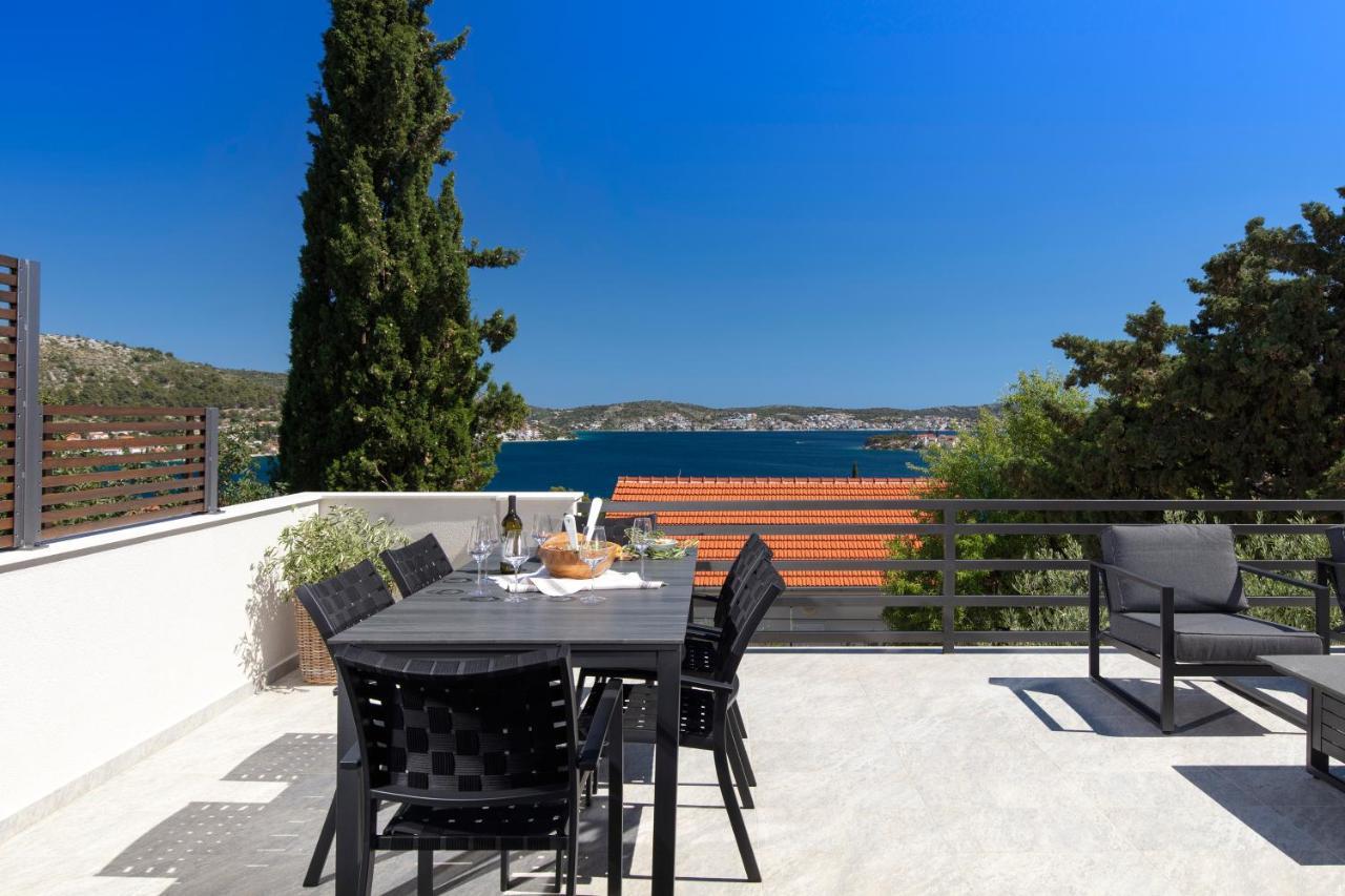 The Grande - Huge Terrace - Amazing Sea Views - Tastefully Furnished - Access To Rooftop Terrace And Gym - Hillside Apartments Rogoznica Rogoznica  Kültér fotó